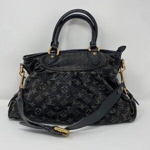 LOUIS Vuitton Neo Cabby MM- Black